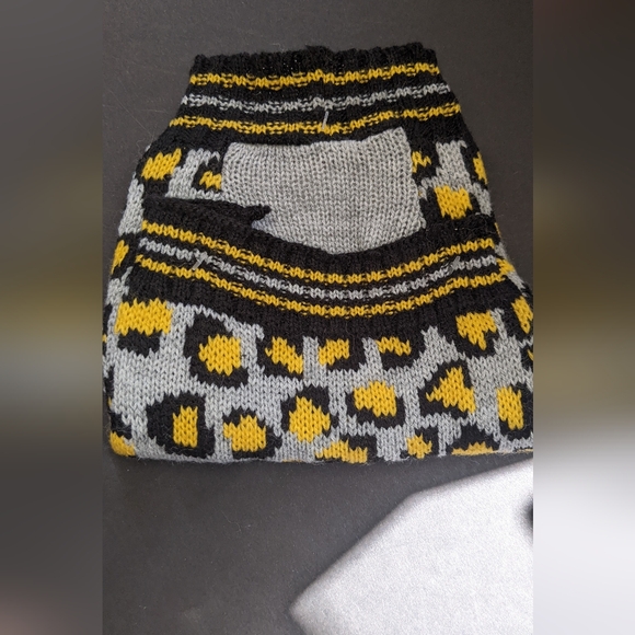 COPY - #Furfluencer dog sweater. - Picture 4 of 5